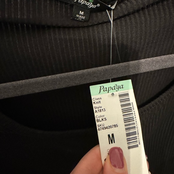 Papaya’s Crop Top. Brand new with tag. Black M junior top. - Picture 3 of 3